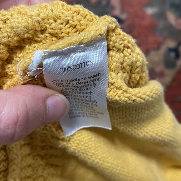 Lacey Lane Daisy Embroidered Knitted Yellow Romper 2T - Picture 10 of 10